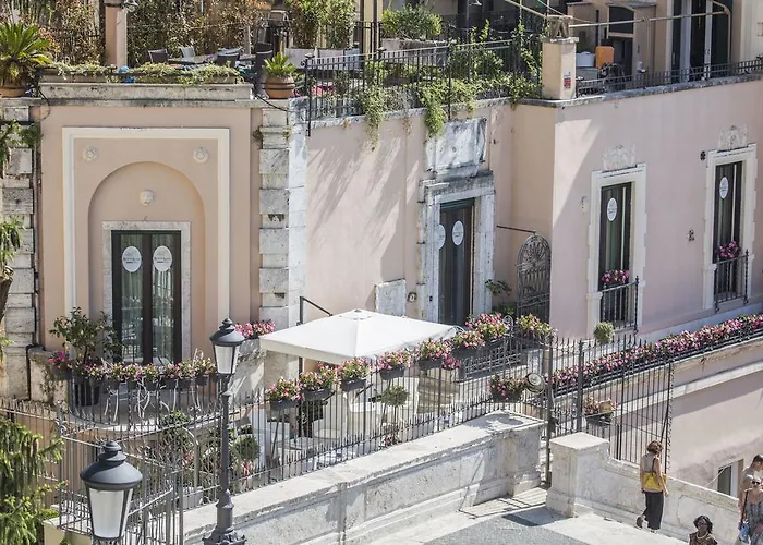 Royal Trinita Dei Monti Otel 4*