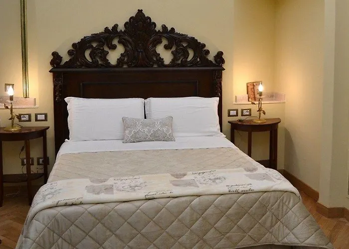 Royal Trinita Dei Monti Otel 4*