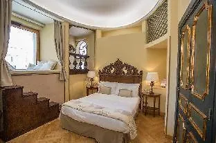 Royal Trinita Dei Monti Roma